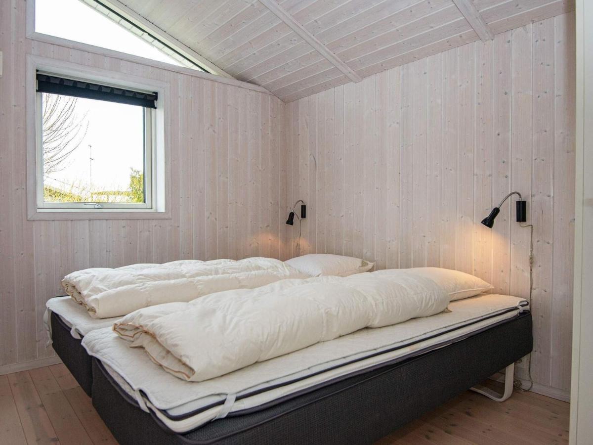 Three-Bedroom Holiday Home In Juelsminde 18 Sonderby  Ngoại thất bức ảnh